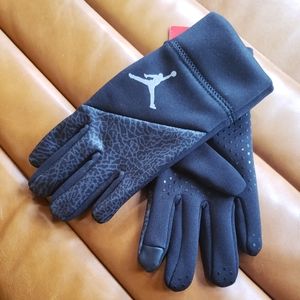 NWT Nike Jumpman Youth Gloves Black